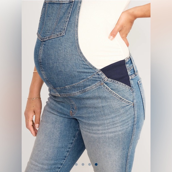 🤰🏼Old Navy | Maternity 90s Straight Jean Overalls - Picture 3 of 6